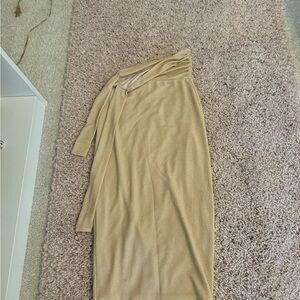 Elegant Gold Maxi ask